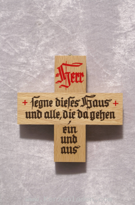 Haussegen aus Buchenholz/ Kreuzform/ Schrift Altdeutsch/ kleine Gre/ Herr segene dieses Haus und alle die da gehen ein und aus.