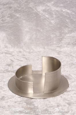 Kerzenstnder vernickelt oval matt fr Ovalstumpen Lnge 65mm Breite 45mm Handarbeit der Firma Sandner