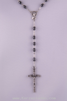 Rosenkranz mit ovalen Metallperlen, gekettelt, mit Metallkreuz