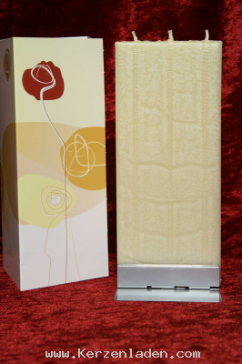 Karten-Kerze/ Kerze creme/ drei Dochte/ Verpackung mit Glckwunschkarte Kerze und Stnder