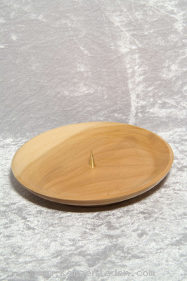 Kerzenstnder Holz/ Kirsche/ Standflche gerade/ Kante nach oben gezogen/ fr Kerzen mit einem Durchmesser bis 100mm/ Holzfarbe und Maserung kann vom Bild abweichen!