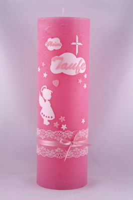 Taufkerze Engel Meine Taufe,Preis Incl. 1Name/1Datum, Motiv von Hand gelegt mit Stoffbanderole, auf ein rosa durchgefärbten, handgegossenen Kerzenrohling der Firma Weizenkorn aus Basel. 