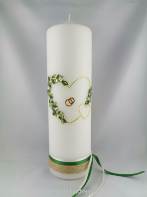 Hochzeitskerze Bltterherz mit Glittersteinen und Blumen, Stoffbanderole und Wachsverzierung Bltterranke Goldwachsstreifen und Ringe, Namen aus Wachs ausgeschnitten dunkelgrn, Datum goldfarbe Klebebuchstaben