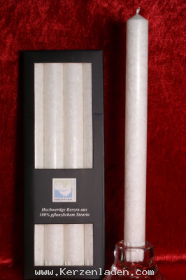 Stearin-Stabkerze 250x22mm wei durchgefrbt/ aus 100% pflanzlichem Stearin, einem nachwachsenden Rohstoff, der aus dem Fruchtfleisch der lpalme gewonnen wird/ brennen ru- und tropffrei mit ruhiger Flamme/ 4 Stck in der Verpackung