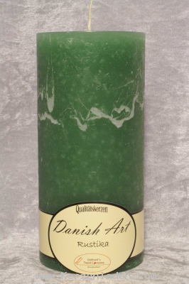 Rustika, smaragdgrün, durchgefärbte Stumpenkerze, Brenndauer ca. 65-70 Stunden