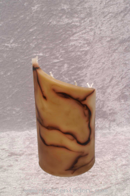 Elem Candle Zylinder mini cappuccion-braun 5 Dochte Die Zylinderkerzen wirken durch den geschwungenen Zylinder sehr edel und majesttisch, wodurch bereits eine Kerze allein ein toller Blickfang ist.