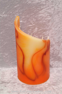 Elem Candle Zylinder mini orange-braun-creme 5 Dochte Die Zylinderkerzen wirken durch den geschwungenen Zylinder sehr edel und majestätisch, wodurch bereits eine Kerze allein ein toller Blickfang ist.