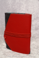 Sella anthraziter Wollfilz/ rotes Vollleder. Geschmeidig, weiches Leder mit rustikaler Narbung Lederband Einsteckhülle