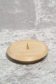 Kerzenständer aus Eschenholz/ Grundfläche gerade/ Kante angeschrägt/ für Kerzen mit max. 65mm Duchmesser/ Holzfarbe und Maserung kann vom Bild abweichen!