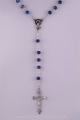 Rosenkranz mit blau-marmorierten Glasperlen, gekettelt, mit Kreuz aus Metall