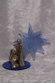 Heilige Familie Neusilber auf Glasplattform mit Stern blau