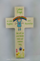 Kinderkreuz Holz mit buntem Aufdruck Text: Lieber Engel, sei mein Begleiter und Beschützer. Geh mit mir und behüte mich auf meinem Weg.