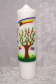 Taufkerze Lebensbaum mit Regenbogen und Taube Wiese und Schmetterlingen. Motiv aufwendig von Hand in Wachs gelegt.