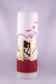 Hochzeitskerze Herz mit Vögel und Paar auf Banderole, aufwendig von Hand in Wachs gelegt, mit goldfarbenen Wachsstreifen verziert