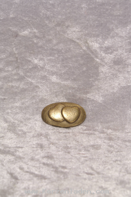 Handschmeichler aus Bronze oval mit zwei Herzen idealer Wegbegleiter in der Hosentasche