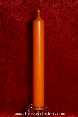 orange Stabkerze 180x22mm  durchgefärbt aus hochwertigen Parafinwachs erfüllt die Anforderungen nach dem Ral-Gütezeichen RAL-GZ 041 Kerzen